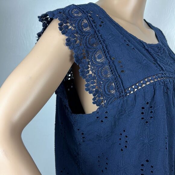 Knox Rose Navy Blue Sleeveless Eyelet Top - Picture 3 of 8